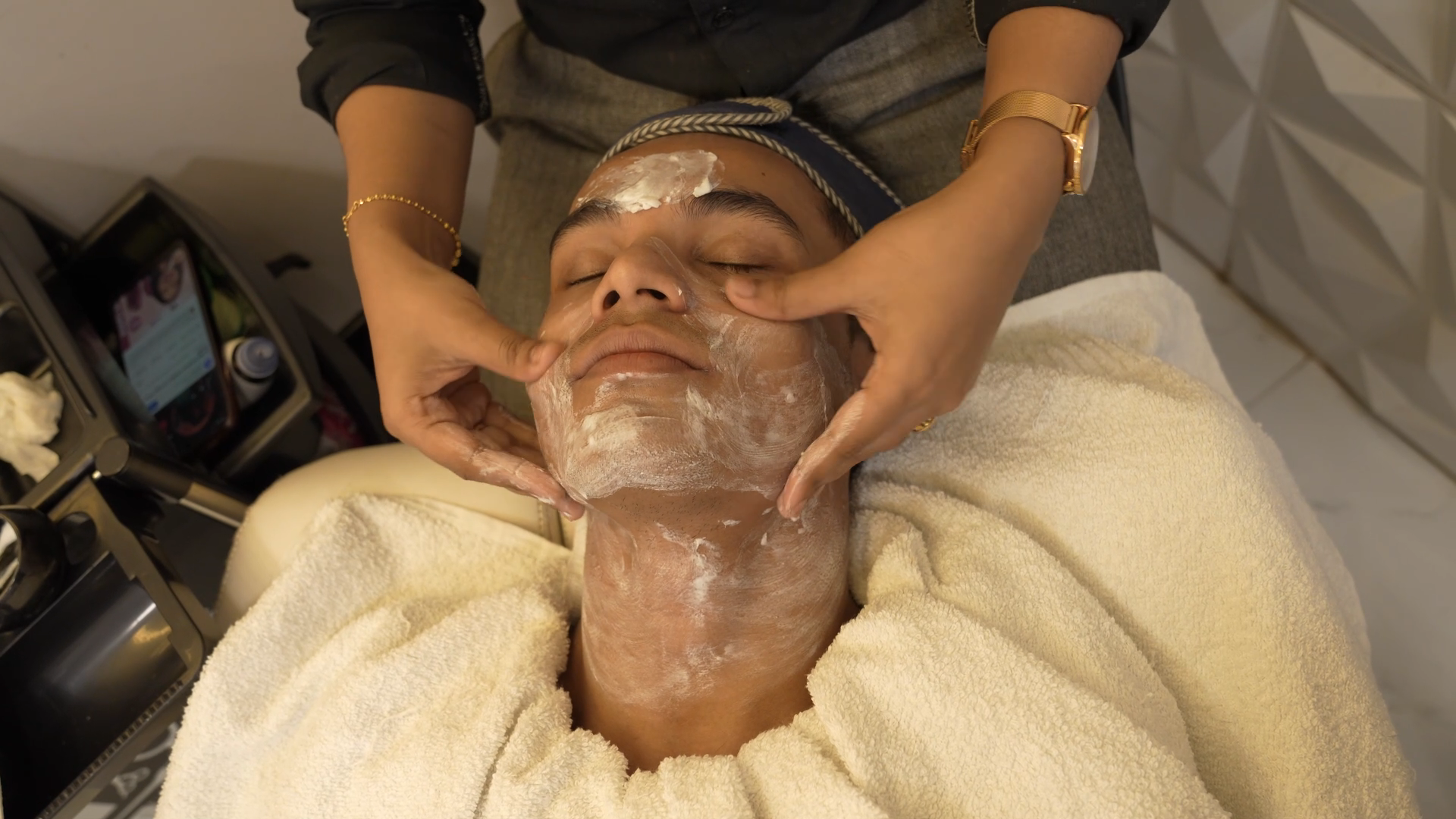 BOYS FACIAL